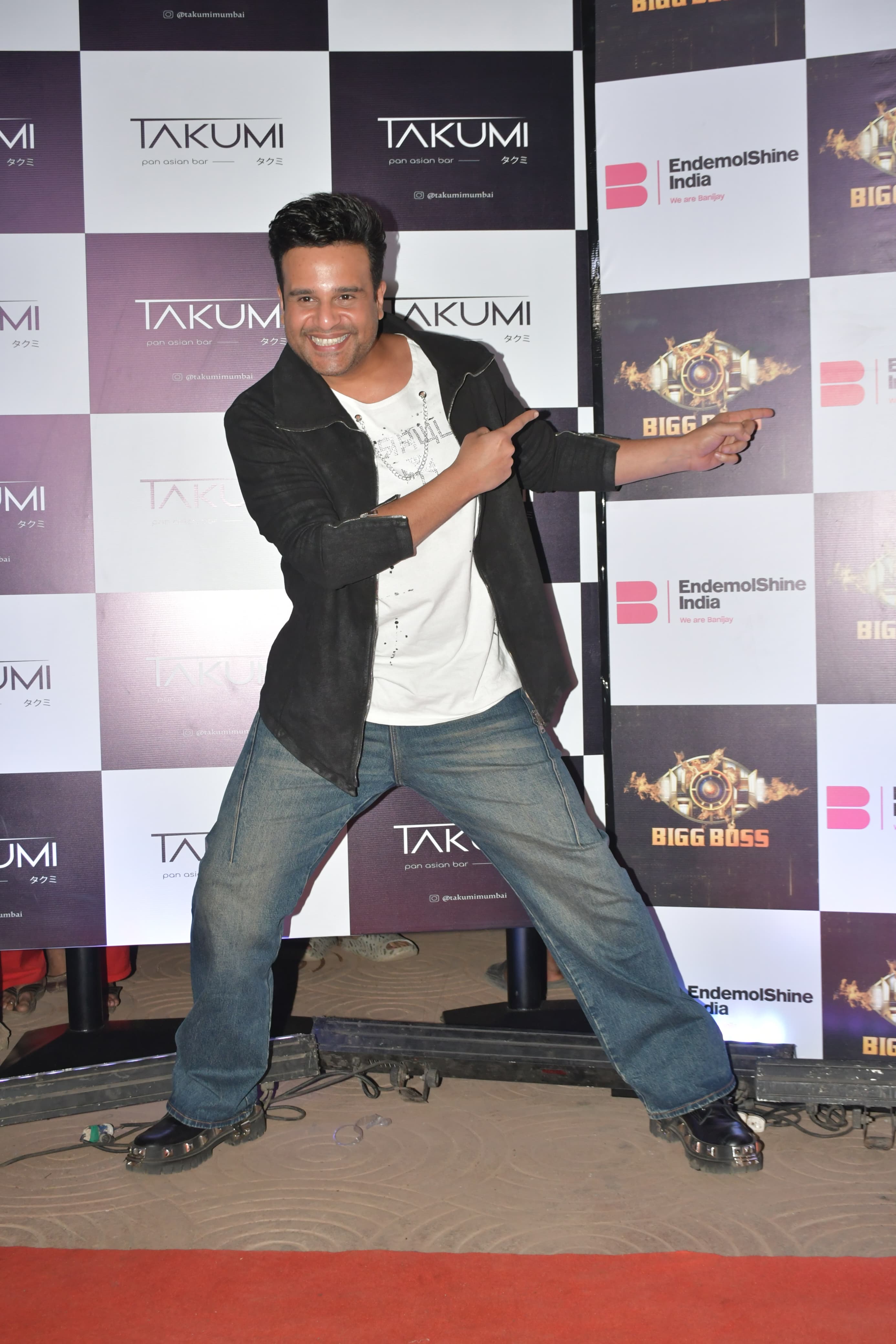 Actor and comedian Krushna Abhishek also came in to celebrate the reunion